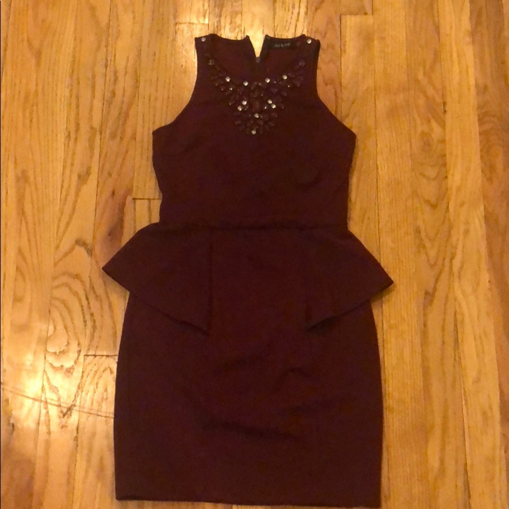 Burgundy body-con, knee length dress